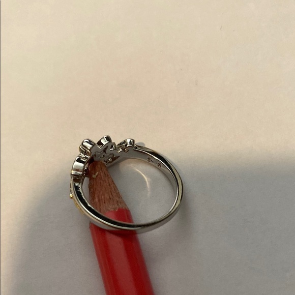 Elegant Gold and Silver 925 Tinker Bell Leaf Ring - Picture 3 of 6